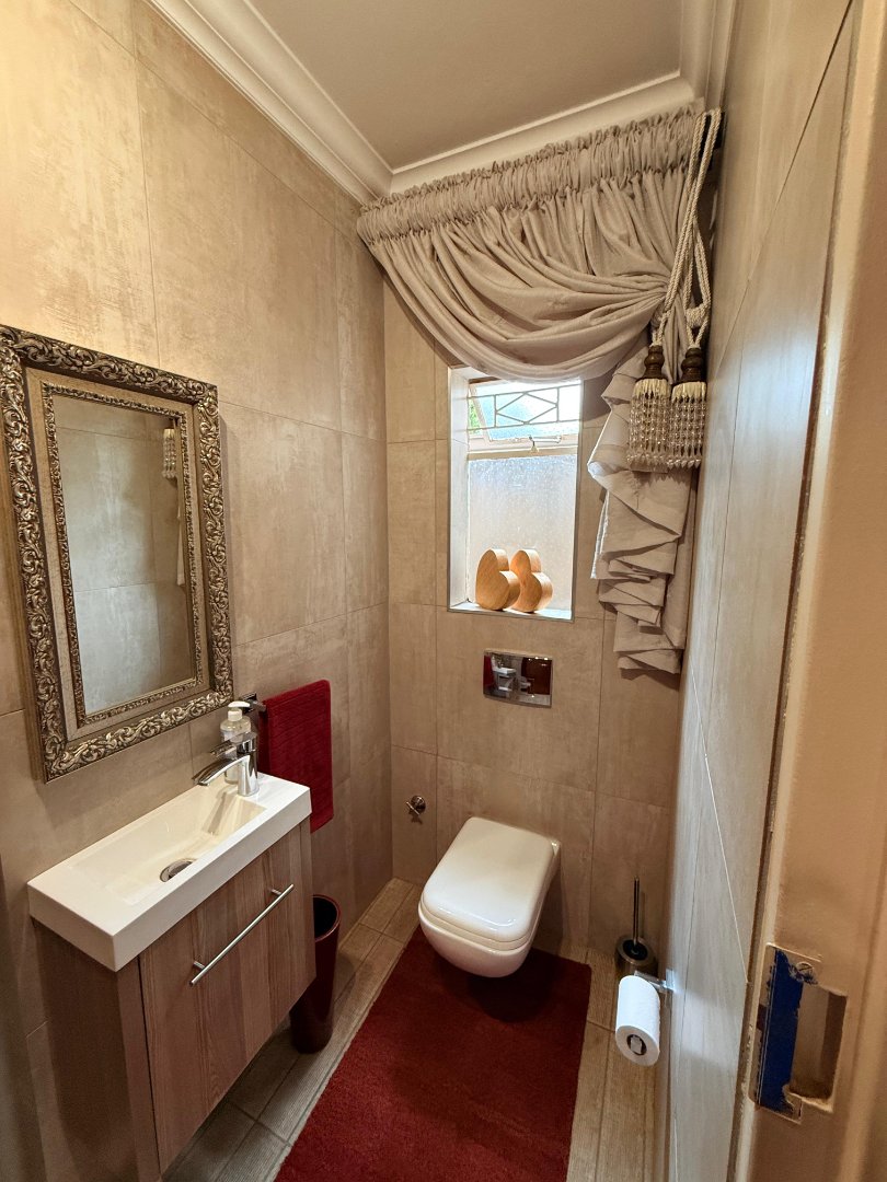 5 Bedroom Property for Sale in Doringkruin North West